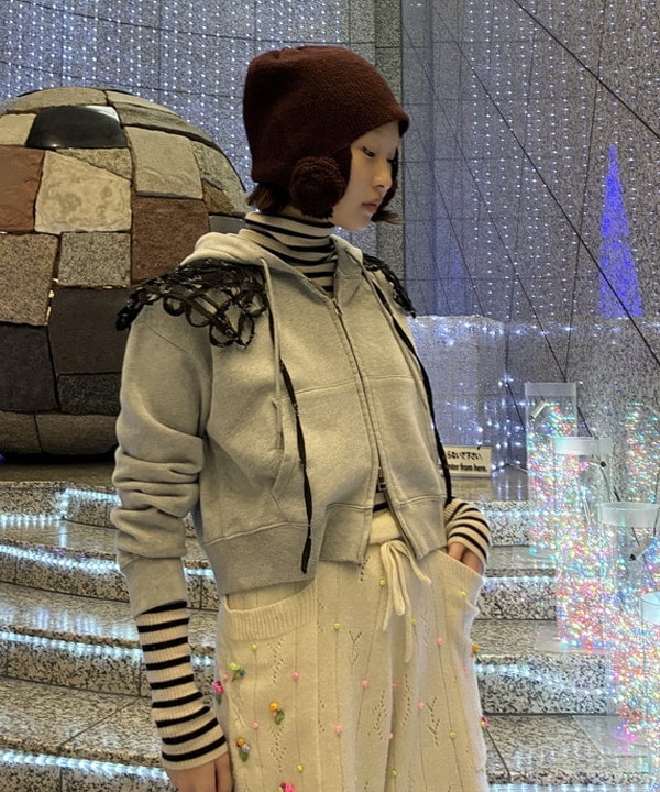 水野 萌香さんの「BEAMS WOMEN｜スウェット ジップ フーディー」を使ったコーディネート