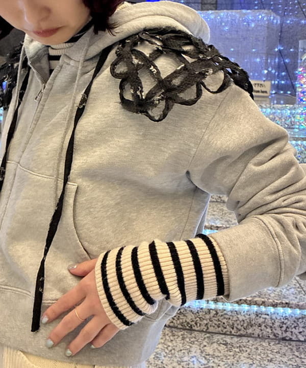 水野 萌香さんの「BEAMS WOMEN｜スウェット ジップ フーディー」を使ったコーディネート