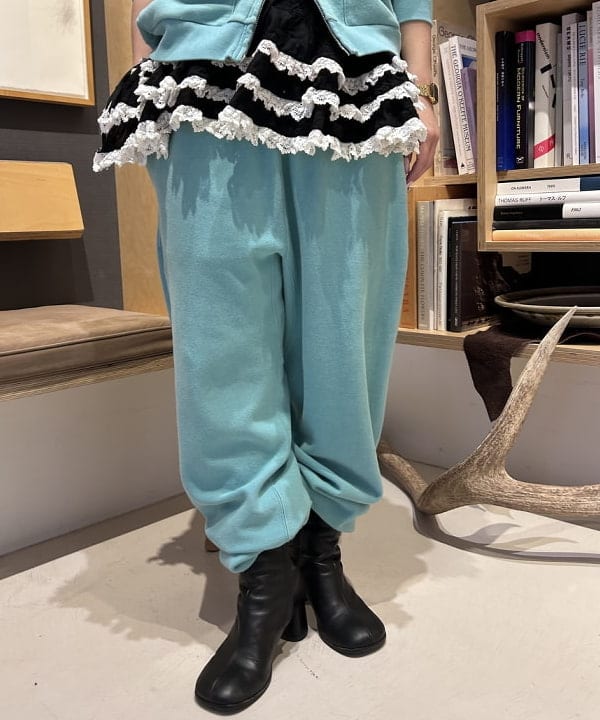 ando naoさんの「BEAMS WOMEN｜【別注】Healthknit &times; maturely / トンプキンス スウェット パンツ」を使ったコーディネート