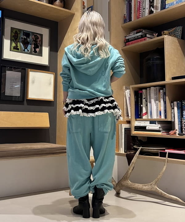 ando naoさんの「BEAMS WOMEN｜【別注】Healthknit &times; maturely / トンプキンス スウェット パンツ」を使ったコーディネート