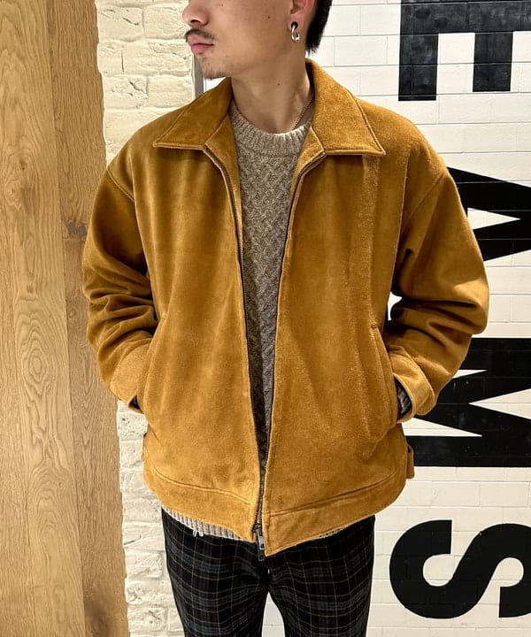 三宅 雄平さんの「BEAMS WOMEN｜5ゲージ ラムウール クルーネック ケーブルニット」を使ったコーディネート