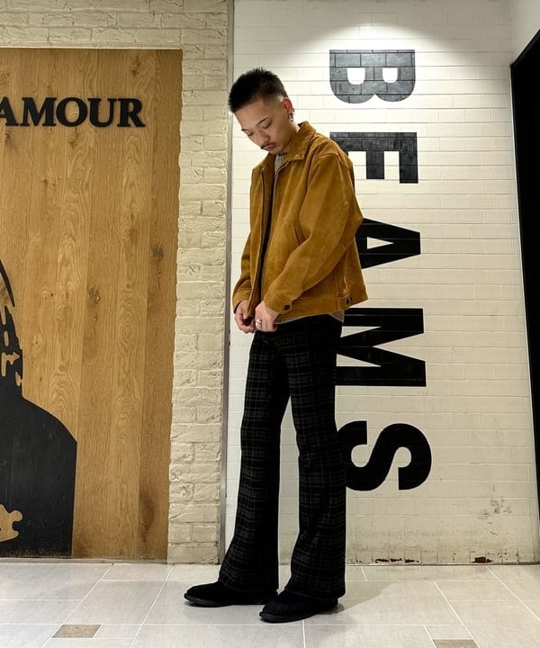 三宅 雄平さんの「BEAMS WOMEN｜5ゲージ ラムウール クルーネック ケーブルニット」を使ったコーディネート