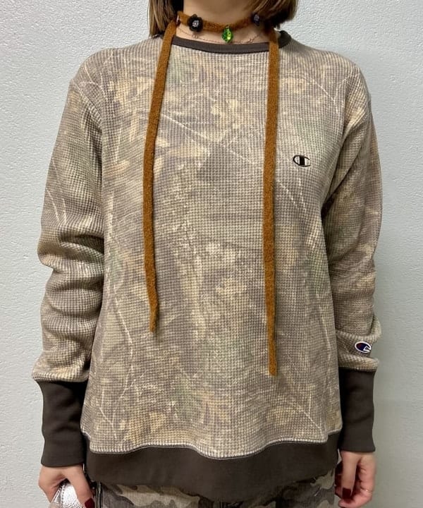 早川 萌子さんの「BEAMS WOMEN｜【別注】Champion / ツリー サーマル Tシャツ」を使ったコーディネート