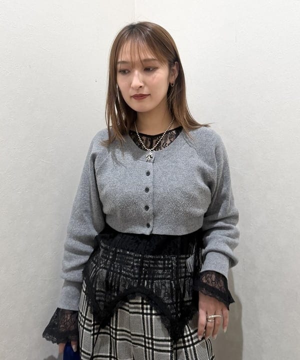 松本 佳菜子さんの「BEAMS WOMEN｜フェイク スエード ハーフ コート」を使ったコーディネート