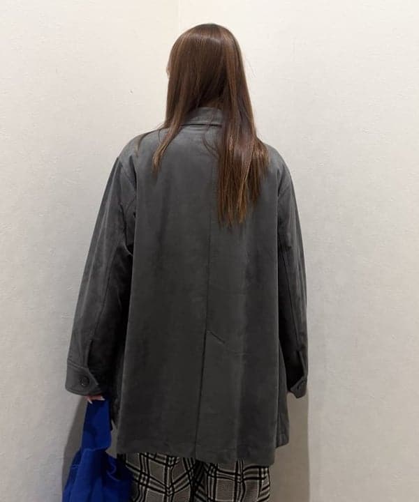 松本 佳菜子さんの「BEAMS WOMEN｜フェイク スエード ハーフ コート」を使ったコーディネート