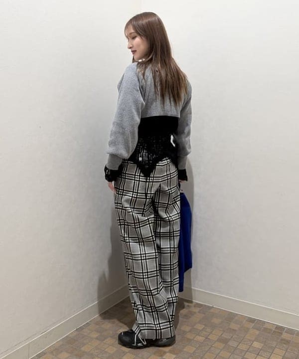 松本 佳菜子さんの「BEAMS WOMEN｜フェイク スエード ハーフ コート」を使ったコーディネート