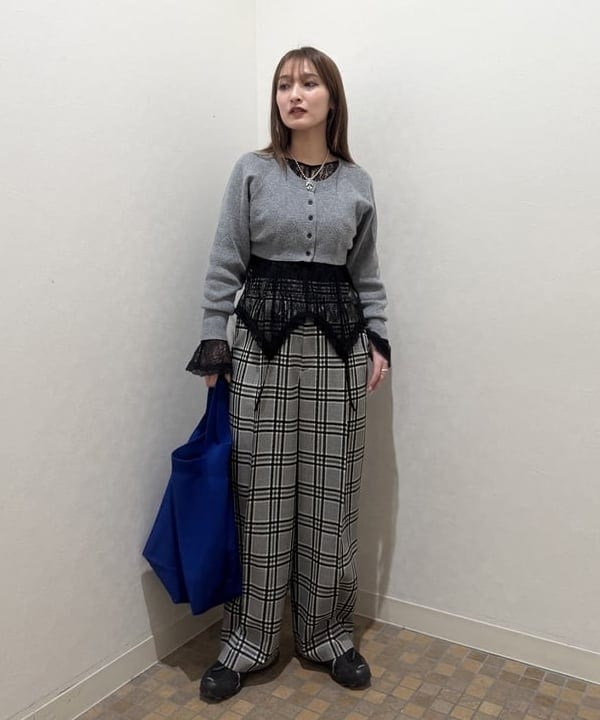 松本 佳菜子さんの「BEAMS WOMEN｜フェイク スエード ハーフ コート」を使ったコーディネート