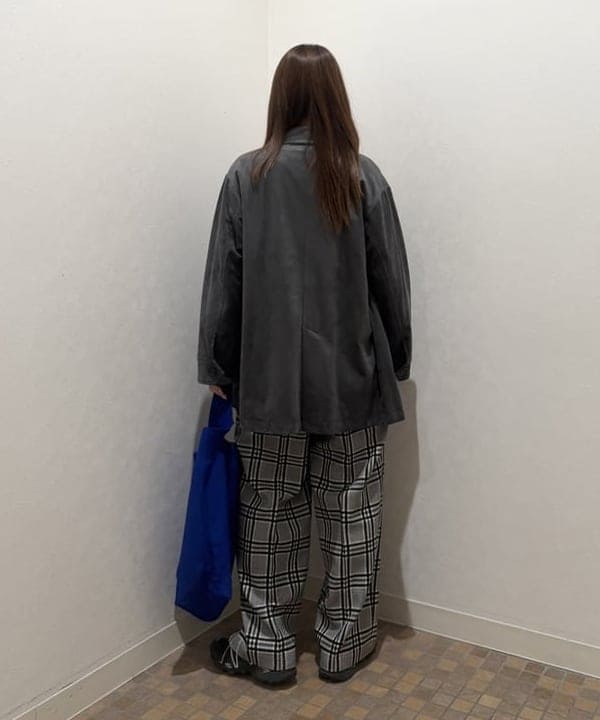 松本 佳菜子さんの「BEAMS WOMEN｜フェイク スエード ハーフ コート」を使ったコーディネート