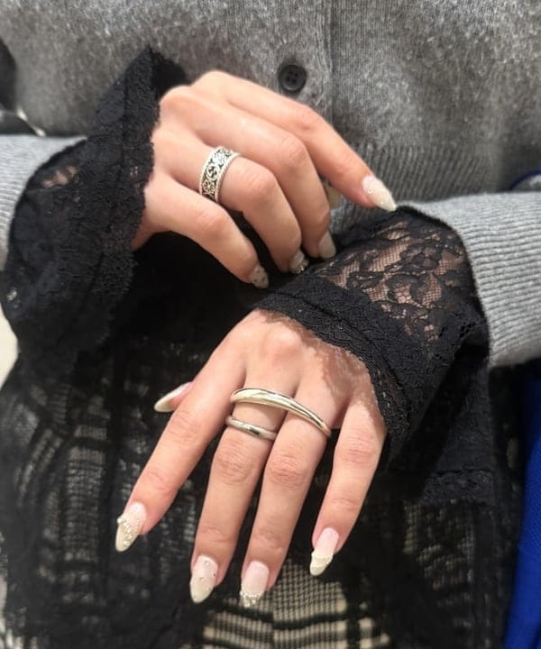 松本 佳菜子さんの「BEAMS WOMEN｜フェイク スエード ハーフ コート」を使ったコーディネート