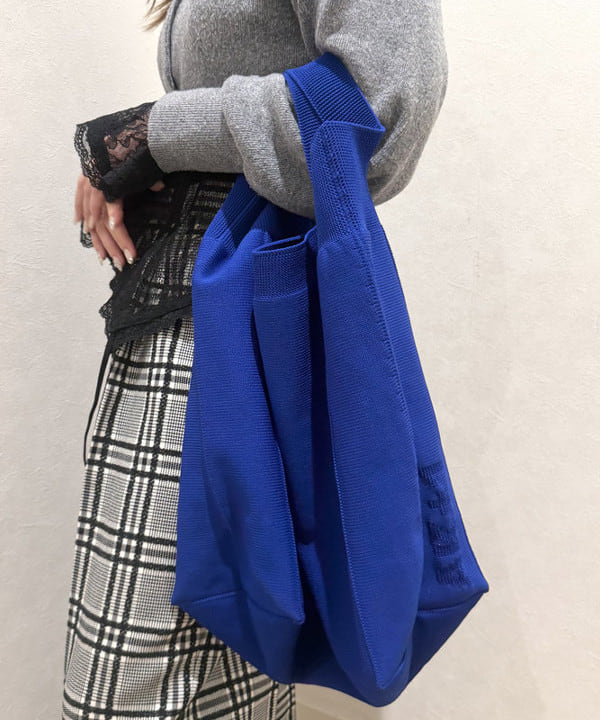 松本 佳菜子さんの「BEAMS WOMEN｜フェイク スエード ハーフ コート」を使ったコーディネート