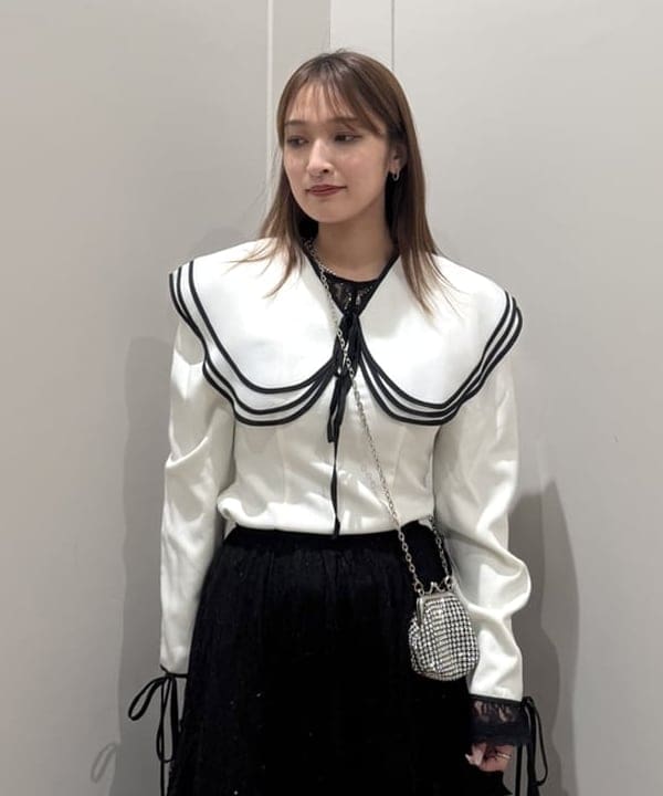 松本 佳菜子さんの「BEAMS WOMEN｜blicenscell / ビジュー バッグ」を使ったコーディネート