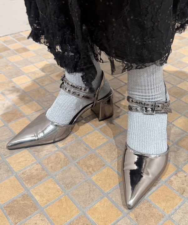 松本 佳菜子さんの「BEAMS WOMEN｜blicenscell / ビジュー バッグ」を使ったコーディネート