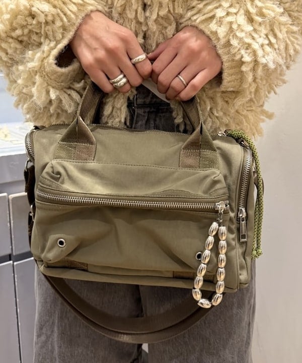 れいなさんの「BEAMS WOMEN｜CONTROL FREAK / ミリタリー チャーム ボストン バッグ」を使ったコーディネート