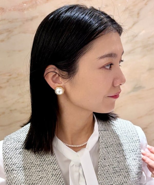 小笠原 楓さんの「BEAMS WOMEN｜コットン リボンタイ シャツ」を使ったコーディネート