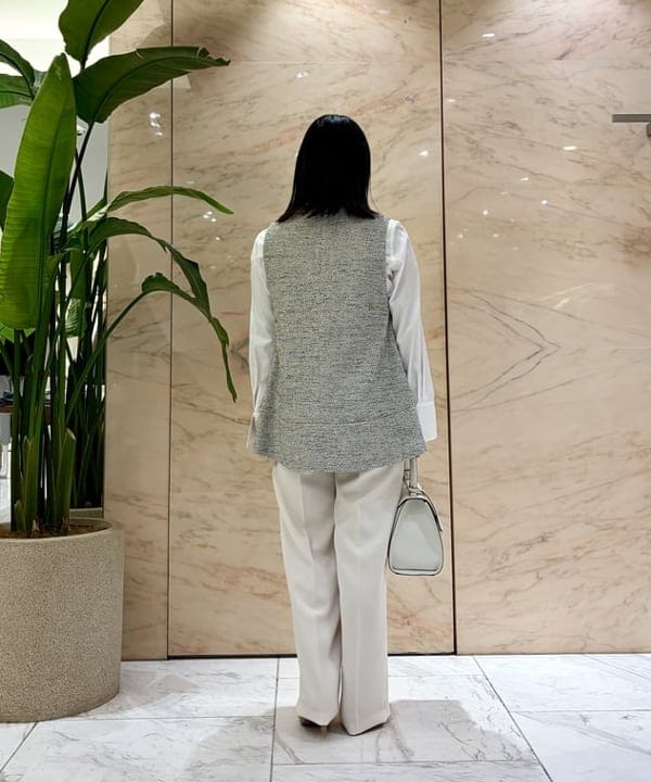 小笠原 楓さんの「BEAMS WOMEN｜コットン リボンタイ シャツ」を使ったコーディネート