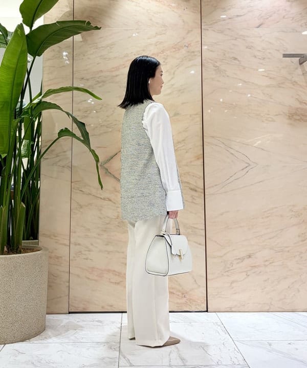 小笠原 楓さんの「BEAMS WOMEN｜コットン リボンタイ シャツ」を使ったコーディネート