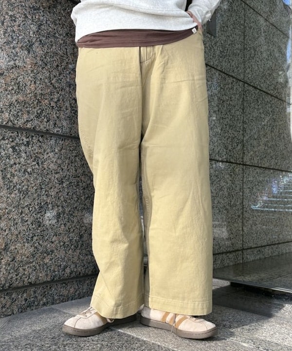 イガラシさんの「BEAMS WOMEN｜【別注】Champion / バックプリント リバースウィーブ(R) クルー スウェット」を使ったコーディネート