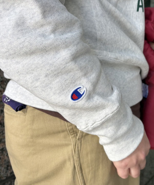 イガラシさんの「BEAMS WOMEN｜【別注】Champion / バックプリント リバースウィーブ(R) クルー スウェット」を使ったコーディネート