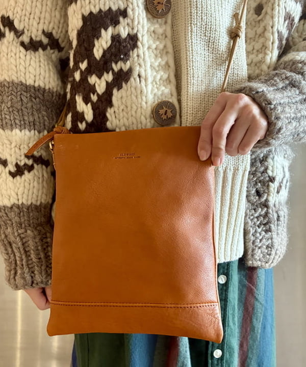 みりさんの「サイド リボン レッドクロス ベスト」を使ったコーディネート