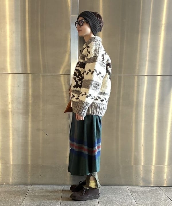 みりさんの「サイド リボン レッドクロス ベスト」を使ったコーディネート