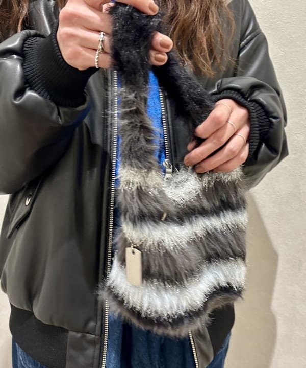 はやしあかねさんの「BEAMS WOMEN｜フェザー シャギー スキッパー ニット」を使ったコーディネート