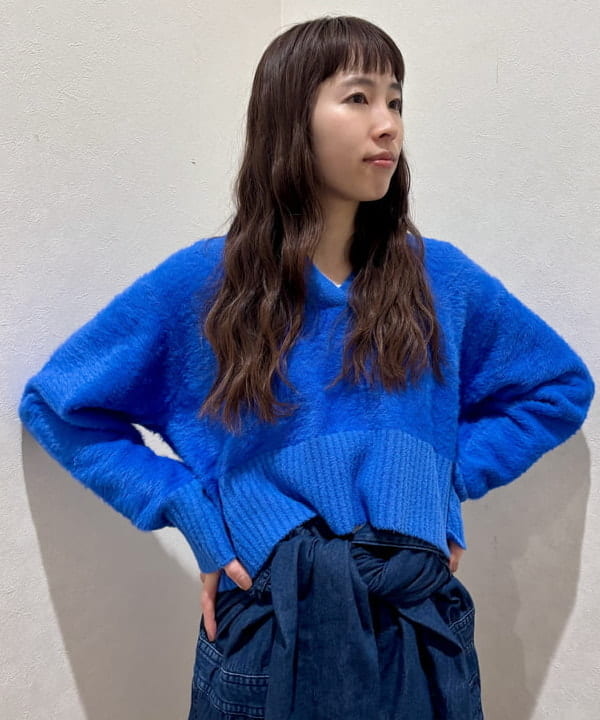 はやしあかねさんの「BEAMS WOMEN｜フェザー シャギー スキッパー ニット」を使ったコーディネート