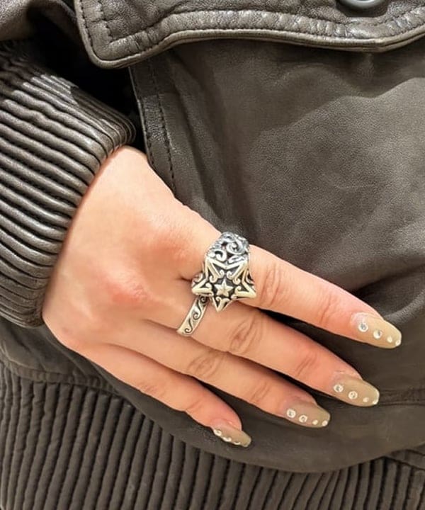 まゆちゃんさんの「BEAMS WOMEN｜ワイドショートフィット G-1 シープレザー ダウンジャケット」を使ったコーディネート