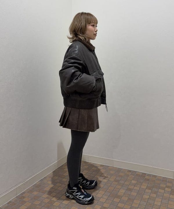 まゆちゃんさんの「BEAMS WOMEN｜ワイドショートフィット G-1 シープレザー ダウンジャケット」を使ったコーディネート