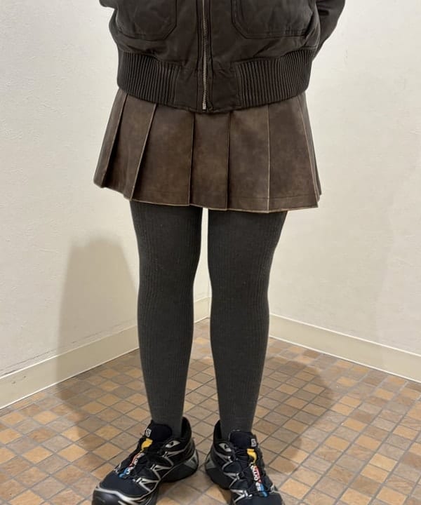 まゆちゃんさんの「BEAMS WOMEN｜ワイドショートフィット G-1 シープレザー ダウンジャケット」を使ったコーディネート