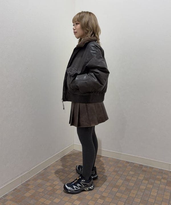 まゆちゃんさんの「BEAMS WOMEN｜ワイドショートフィット G-1 シープレザー ダウンジャケット」を使ったコーディネート