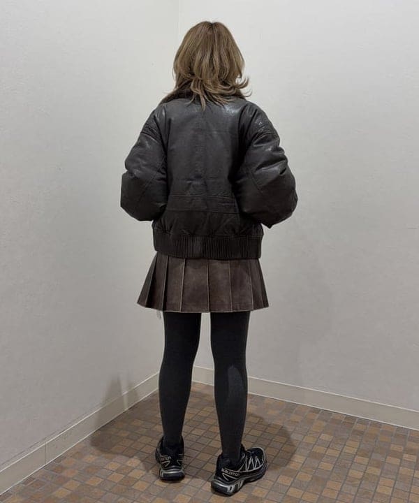 まゆちゃんさんの「BEAMS WOMEN｜ワイドショートフィット G-1 シープレザー ダウンジャケット」を使ったコーディネート