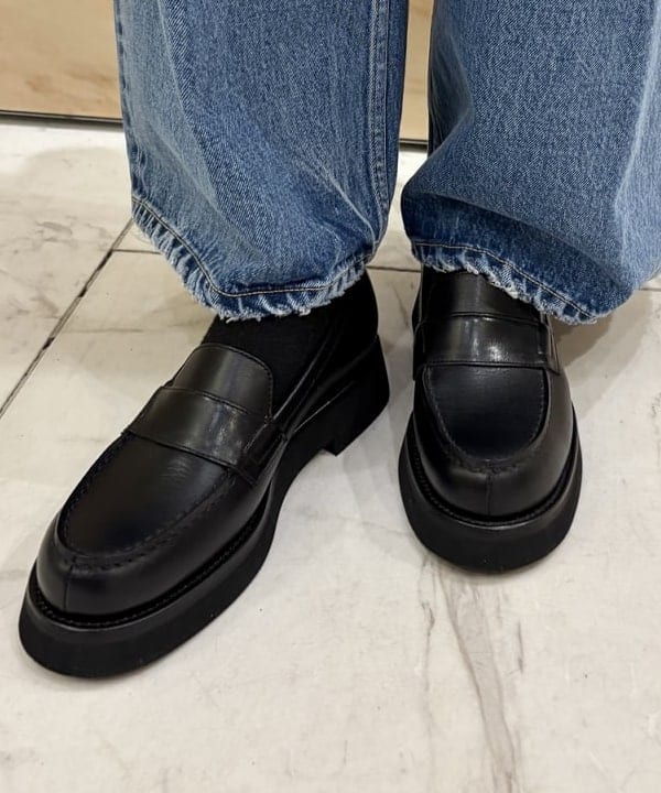 茂野 真楓さんの「BEAMS WOMEN｜【別注】upper hights / THE OLIVIA デニムパンツ」を使ったコーディネート