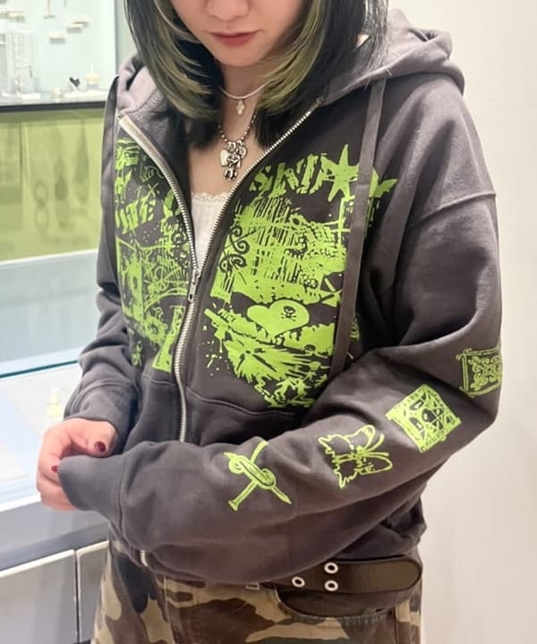 ゆいさんの「BEAMS WOMEN｜I Hate Monday / New Flower Lace ストッキング」を使ったコーディネート