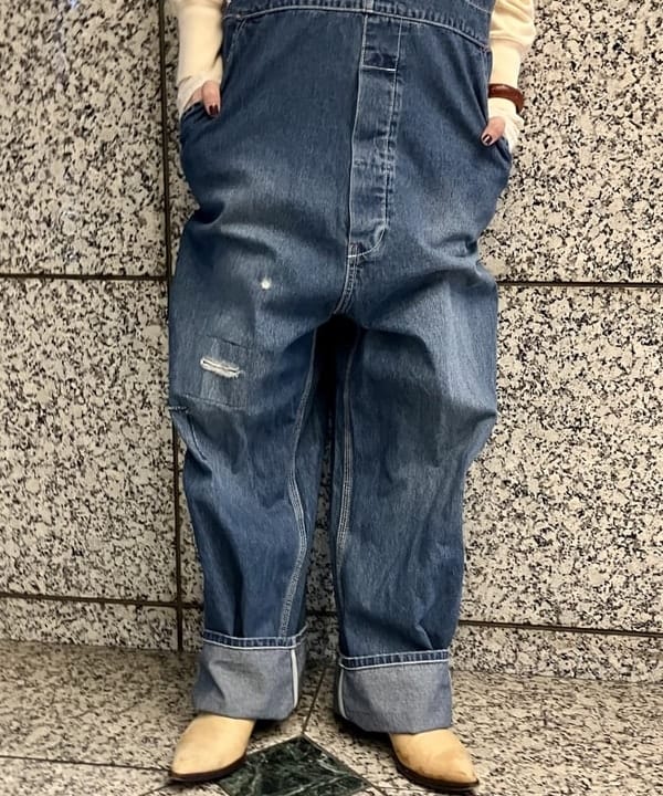 小原 もこさんの「BEAMS WOMEN｜【別注】BIGMAC / リペア オーバーオール▲」を使ったコーディネート