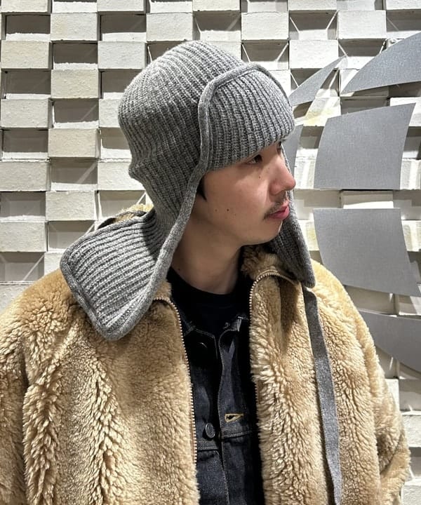 rogiさんの「BEAMS WOMEN｜Cardigan Double Jacquard Chevron Pattern」を使ったコーディネート