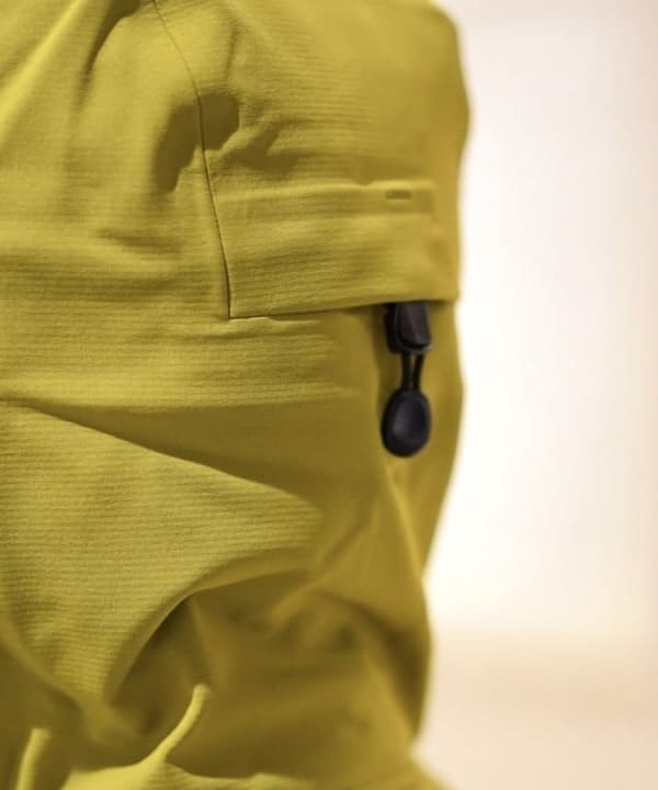 三宅 雄平さんの「BEAMS WOMEN｜【EXCLUSIVE】ARC&rsquo;TERYX / Gamma MX Hoody M」を使ったコーディネート