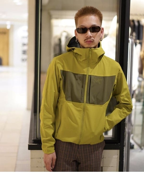 三宅 雄平さんの「BEAMS WOMEN｜【EXCLUSIVE】ARC&rsquo;TERYX / Gamma MX Hoody M」を使ったコーディネート