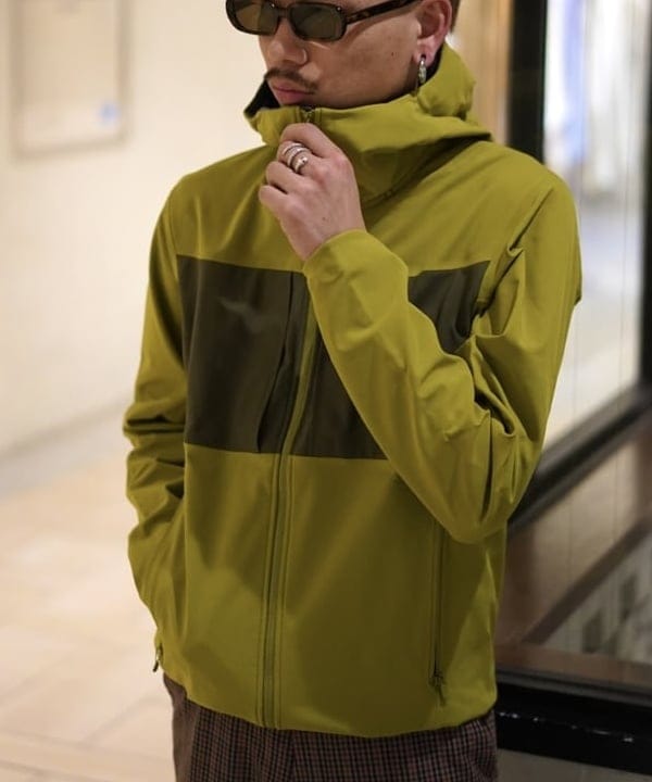 三宅 雄平さんの「BEAMS WOMEN｜【EXCLUSIVE】ARC&rsquo;TERYX / Gamma MX Hoody M」を使ったコーディネート