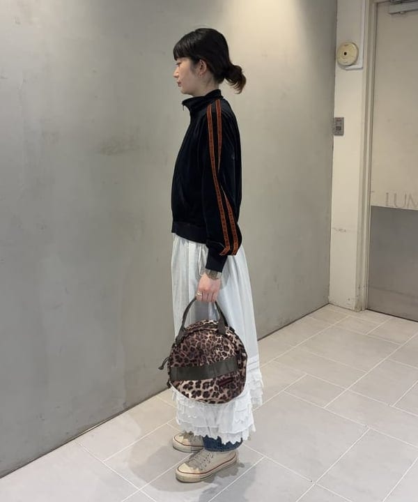 キラリさんの「BEAMS WOMEN｜ベロア ライナー フルジップ」を使ったコーディネート