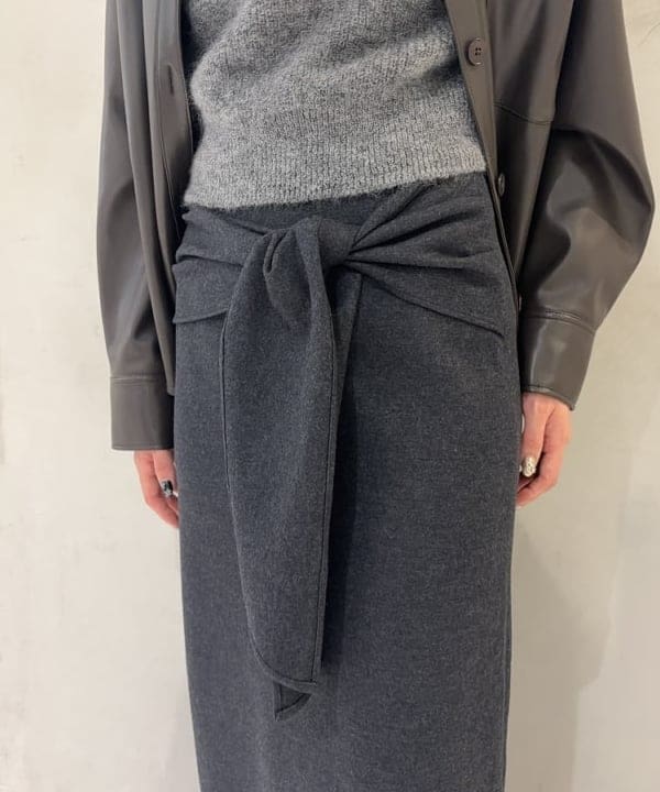 中平 あみさんの「BEAMS WOMEN｜フェイクレザー シャツジャケット」を使ったコーディネート