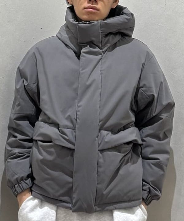 配島 孝明さんの「BEAMS WOMEN｜Dermizax (TM) リバーシブル ダウンジャケット」を使ったコーディネート