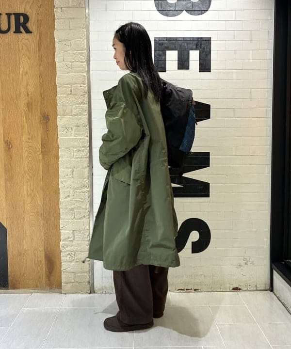 津藤 理佐子さんの「BEAMS WOMEN｜ソロテックス M-65 パーカ」を使ったコーディネート