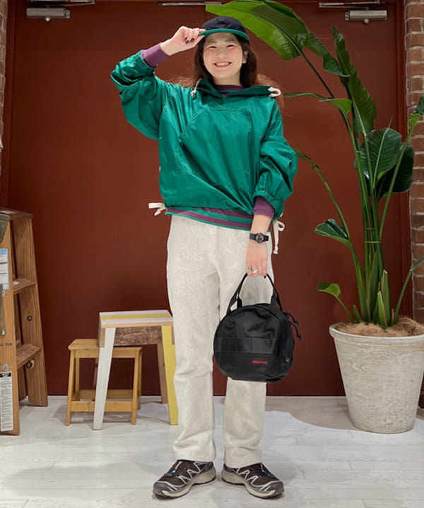 エノモト アミさんの「BEAMS WOMEN｜サイドボタン アノラック」を使ったコーディネート