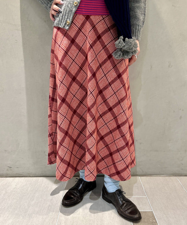 スミレさんの「BEAMS WOMEN｜【別注】Nor&rsquo;Easterly / シェットランド シャギー カーディガン 25F」を使ったコーディネート