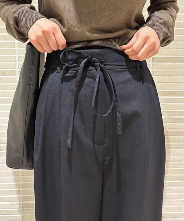 野村 美紅さんの「BEAMS WOMEN｜ソフトレザー モダン トートバッグ」を使ったコーディネート