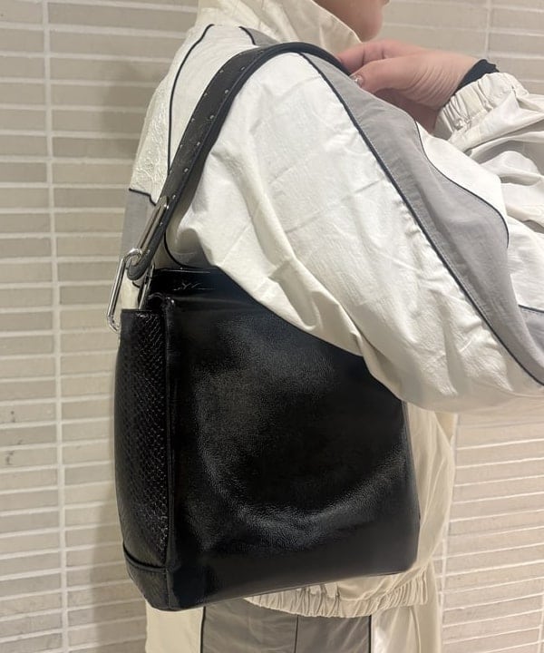 大石彩可さんの「BEAMS WOMEN｜レース キリカエ トラック スカート」を使ったコーディネート