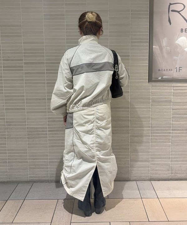 大石彩可さんの「BEAMS WOMEN｜レース キリカエ トラック スカート」を使ったコーディネート