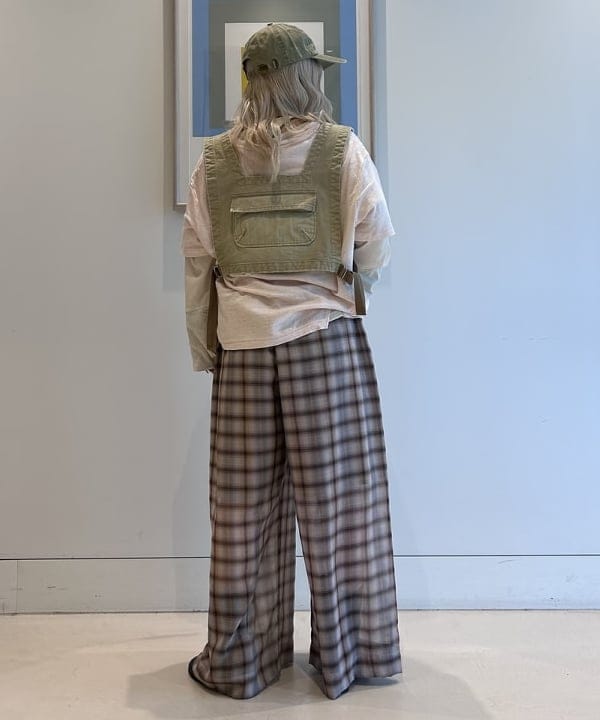 ando naoさんの「BEAMS WOMEN｜ベルギー リネン ショートスリーブ」を使ったコーディネート