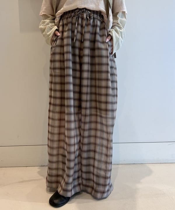 ando naoさんの「BEAMS WOMEN｜ベルギー リネン ショートスリーブ」を使ったコーディネート