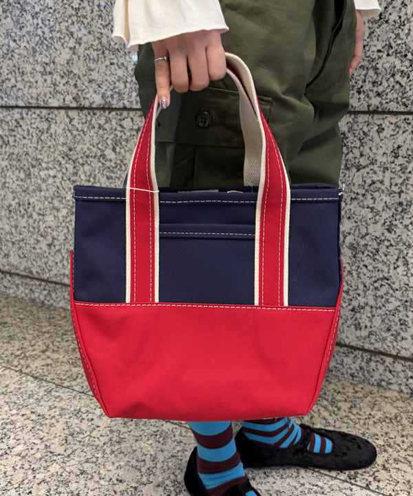 ばるたんさんの「BEAMS WOMEN｜【別注】BUZZ RICKSON'S / ポプリン アーミーパンツ」を使ったコーディネート